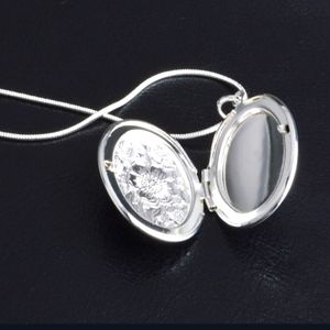 💗 Sterling Silver Oval Engraved Locket Necklace
